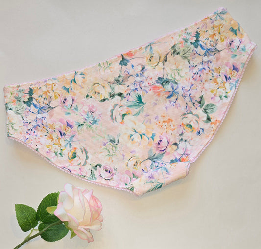 Nähpaket für das "Spring-Edition" Add-On für Slip Diana mit Mikrofaser und Spitze.