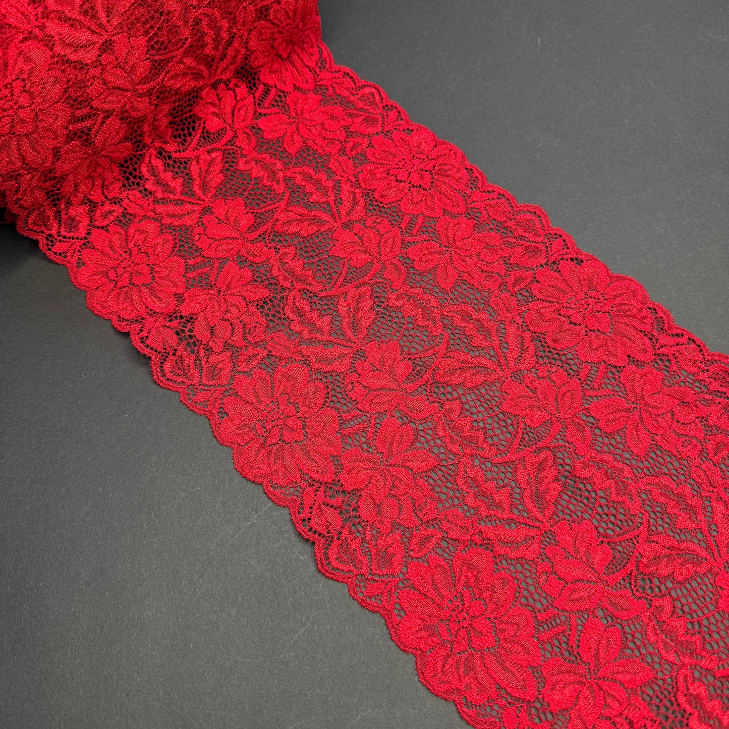 Encaje elástico rojo oscuro – motivo floral, 20 cm de ancho