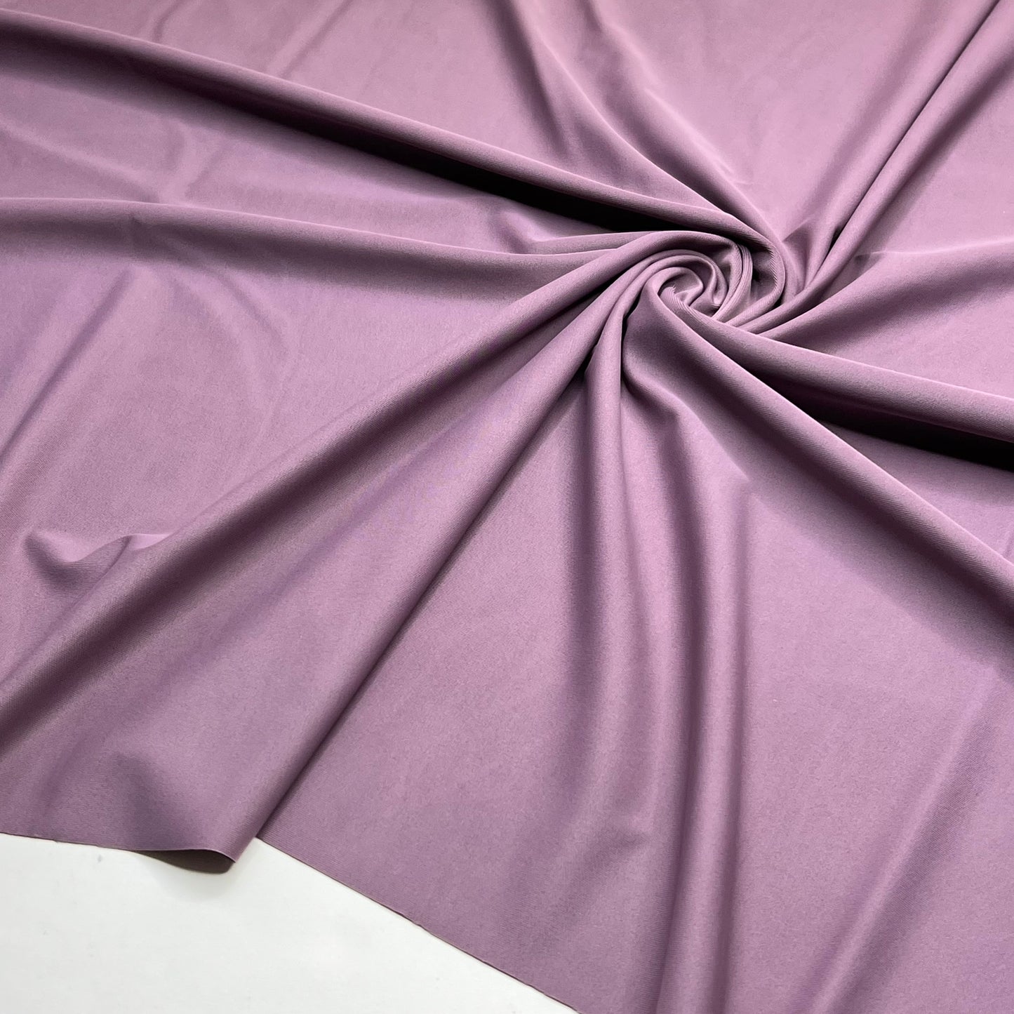 Microfibra, tejido de ropa interior bi-elástico. Color crocus claro.