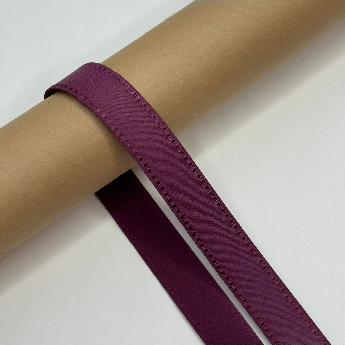 BH-Trägergummi, 18 mm breit – Meterware. Verschiedene Farben