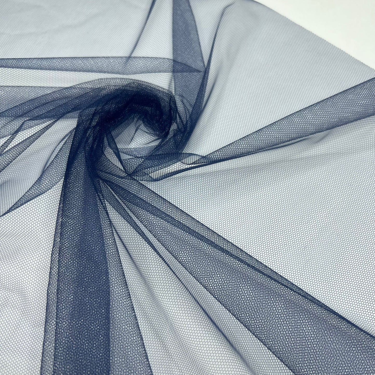 0,5 m BH-Futter nicht elastisch, BH-Tüll dunkelblau. Bra lining, rigid tulle