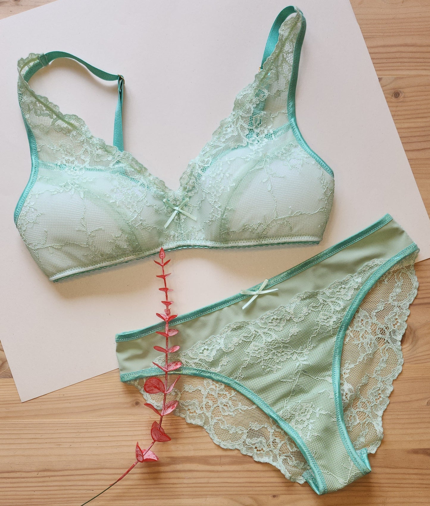 Set da cucito per bralette Vanessa / pacchetto cucito con <tc>Pizzo</tc> in verde. IDvx21