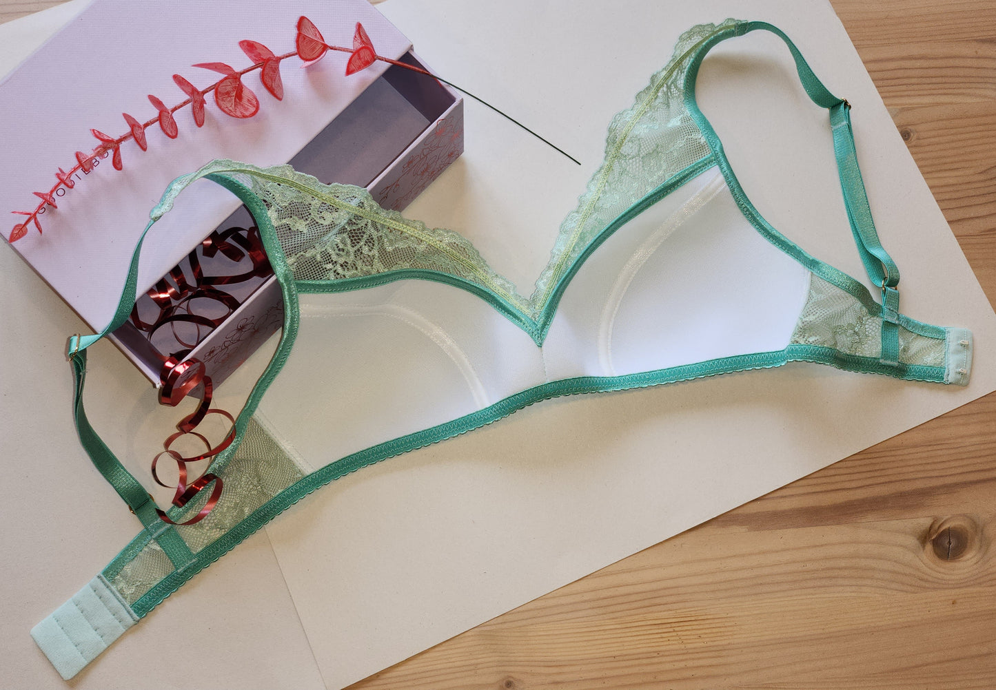 May Special. Sewing set for bralette Vanessa / sewing package with <tc>lace</tc> in green IDvx21