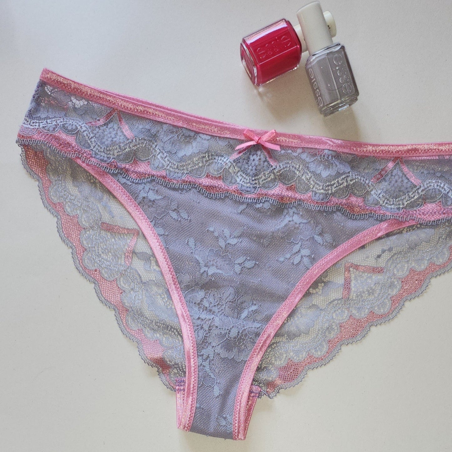 Nähpaket für 2 Slips Helena mit Tüll und Spitze in lila. IDsnsx2