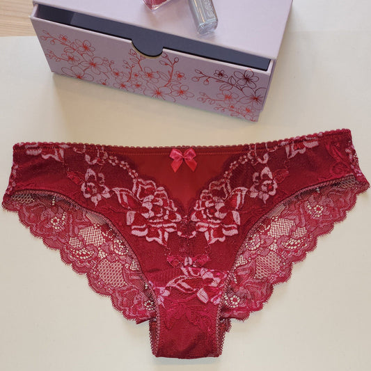 Sewing package for Helena briefs with microfiber and <tc>lace</tc> in berry. IDsnsx2