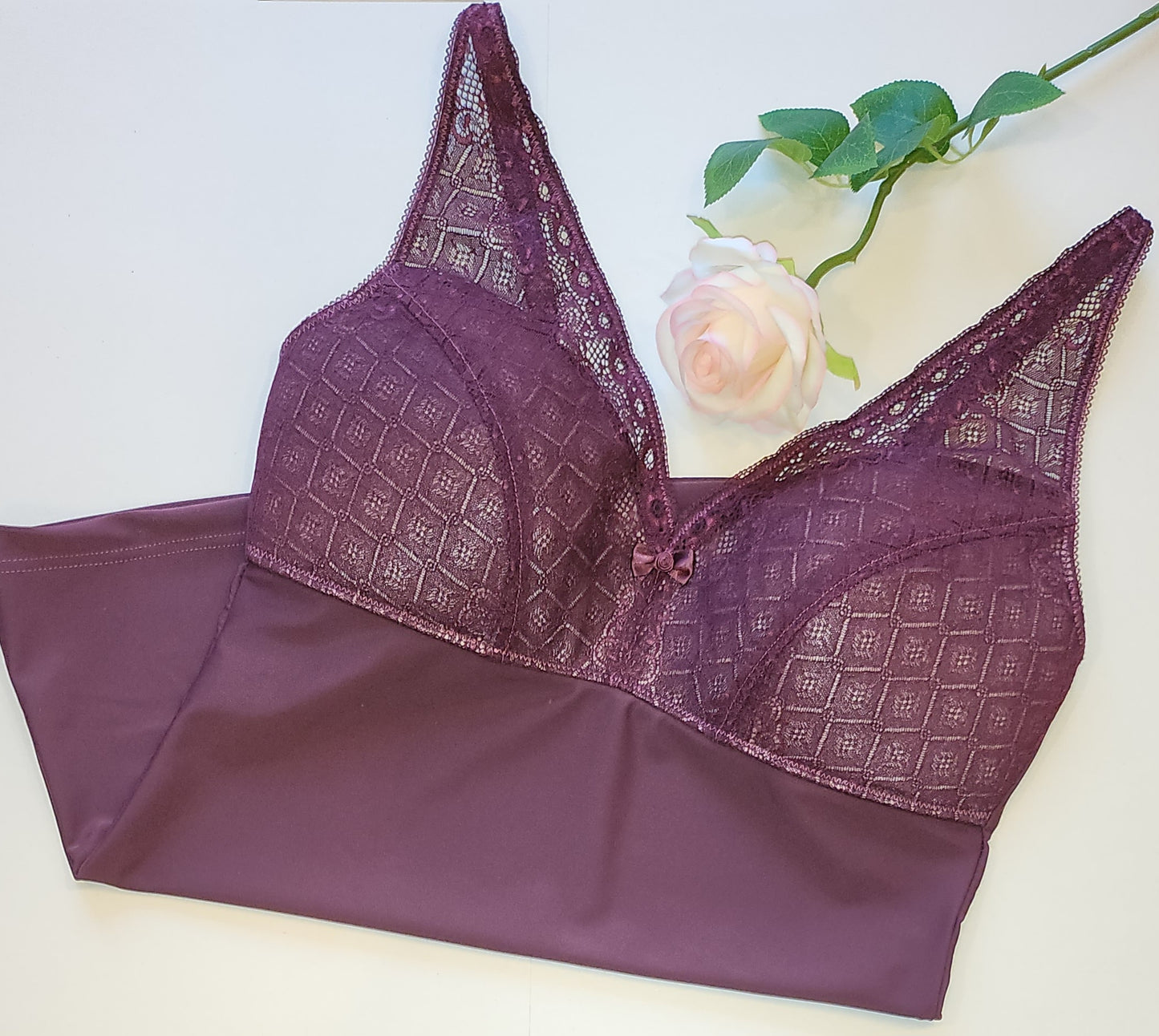 Offerta del mese ottobre. Al momento del pagamento verrà addebitato uno sconto del 15%. Set da cucito grande per 2 reggiseni e mutandine o pacchetto da cucito<tc>Pizzo</tc> , microfibra e Powernet Plum II