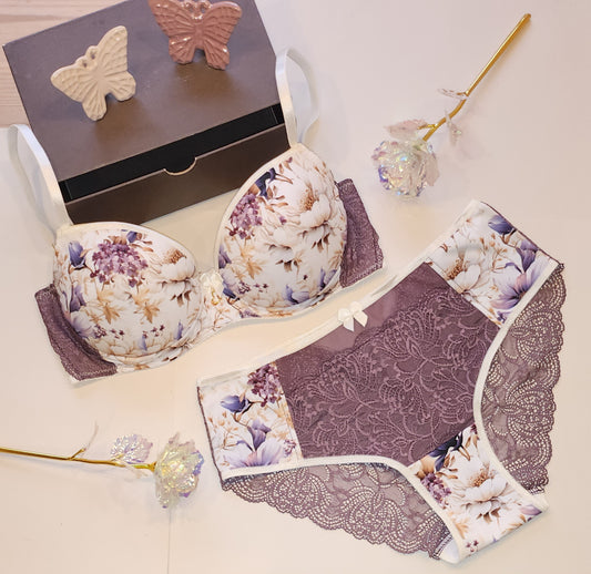 Offer of the month October. 15% discount will be calculated at checkout. Large sewing kit for 2x bras and panties or sewing package with<tc>lace</tc> , microfiber with floral print and powernet crocus. IDnsx1