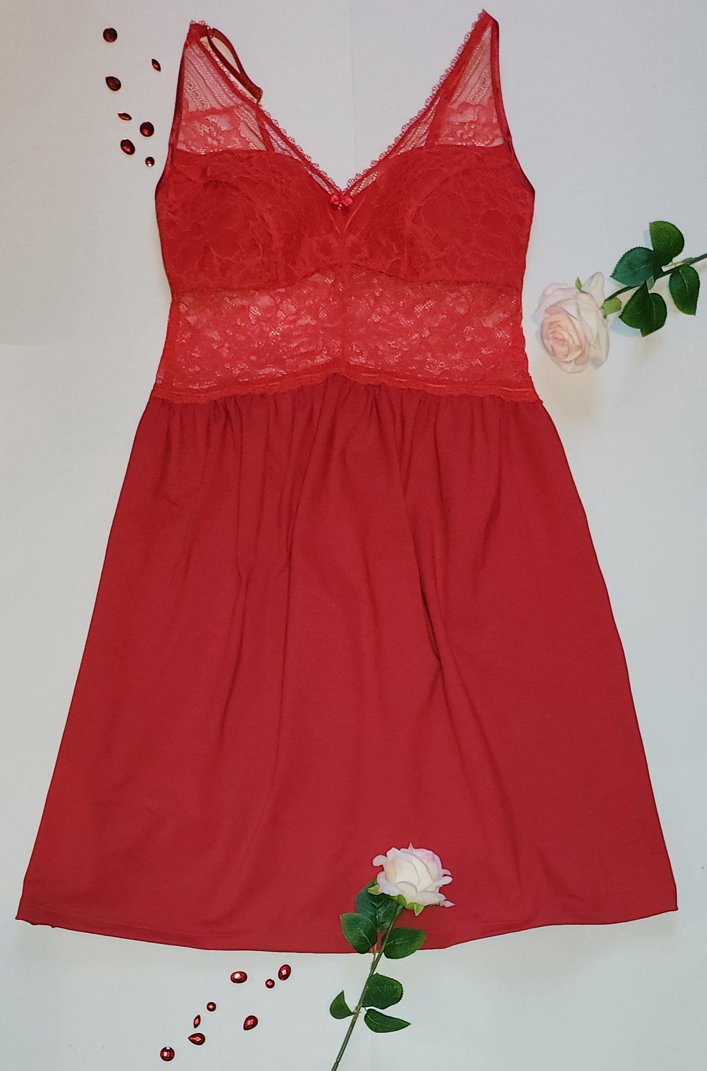 Naaiset voor nachthemd Vanessa / naaipakket met <tc>Kant</tc> en microvezel rood IDvx21