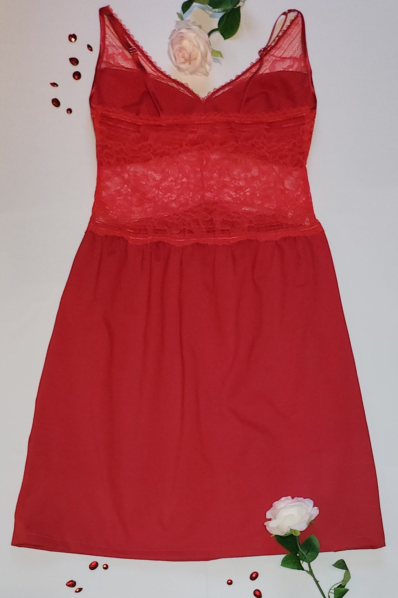 Naaiset voor nachthemd Vanessa / naaipakket met <tc>Kant</tc> en microvezel rood IDvx21