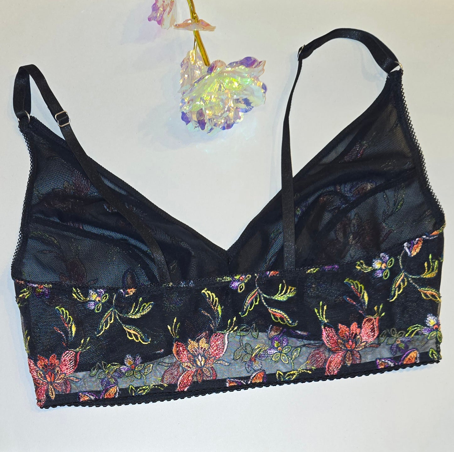 Kit da cucito per bralette a strati con palangari Vanessa in nero, incluso componente aggiuntivo in PDF. IDvx21