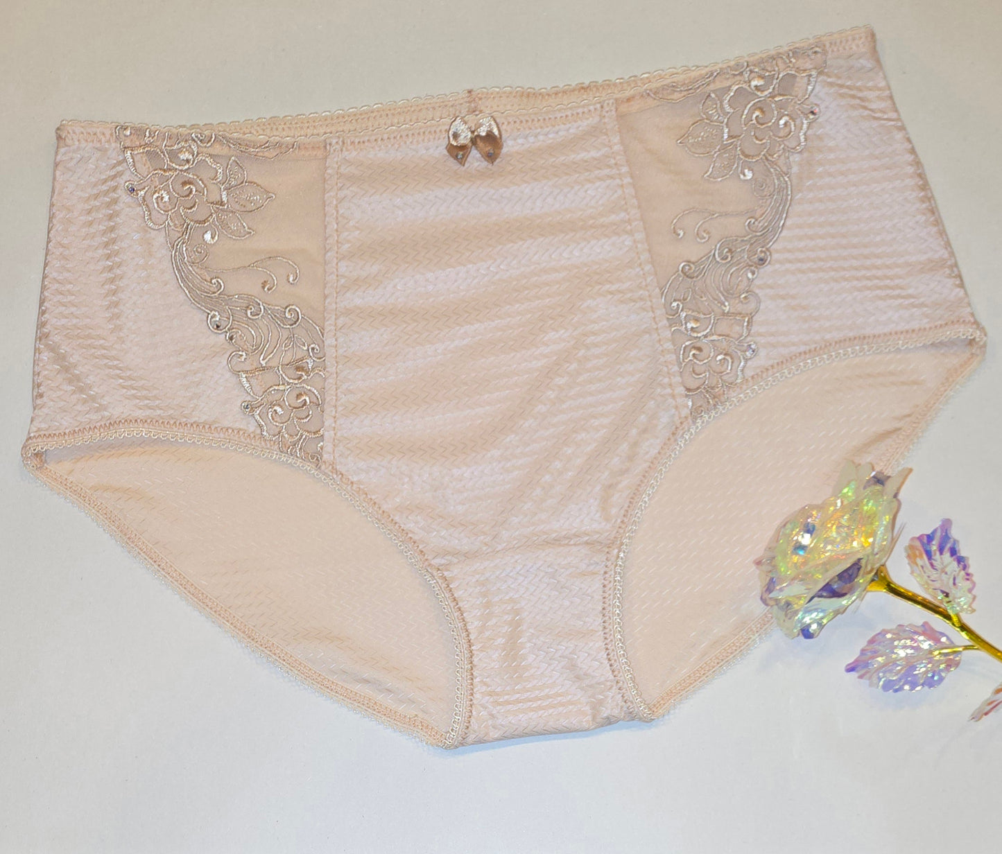 Speciale San Valentino. Set da cucito grande per 2 reggiseni e mutandine o pacchetto cucito con <tc>Pizzo</tc>, microfibra, tulle e Powernet beige. IDnsx1