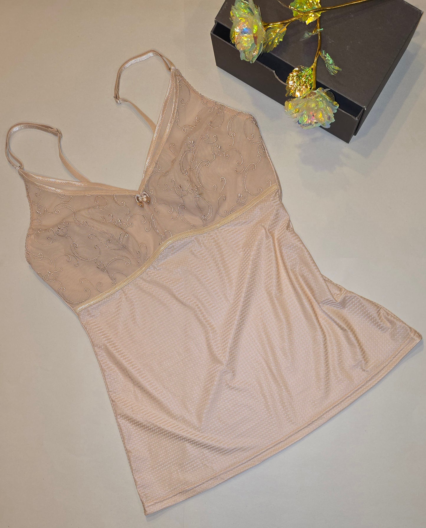 Set da cucito per reggiseno a strati Vanessa in beige con add-on in PDF. IDvx21