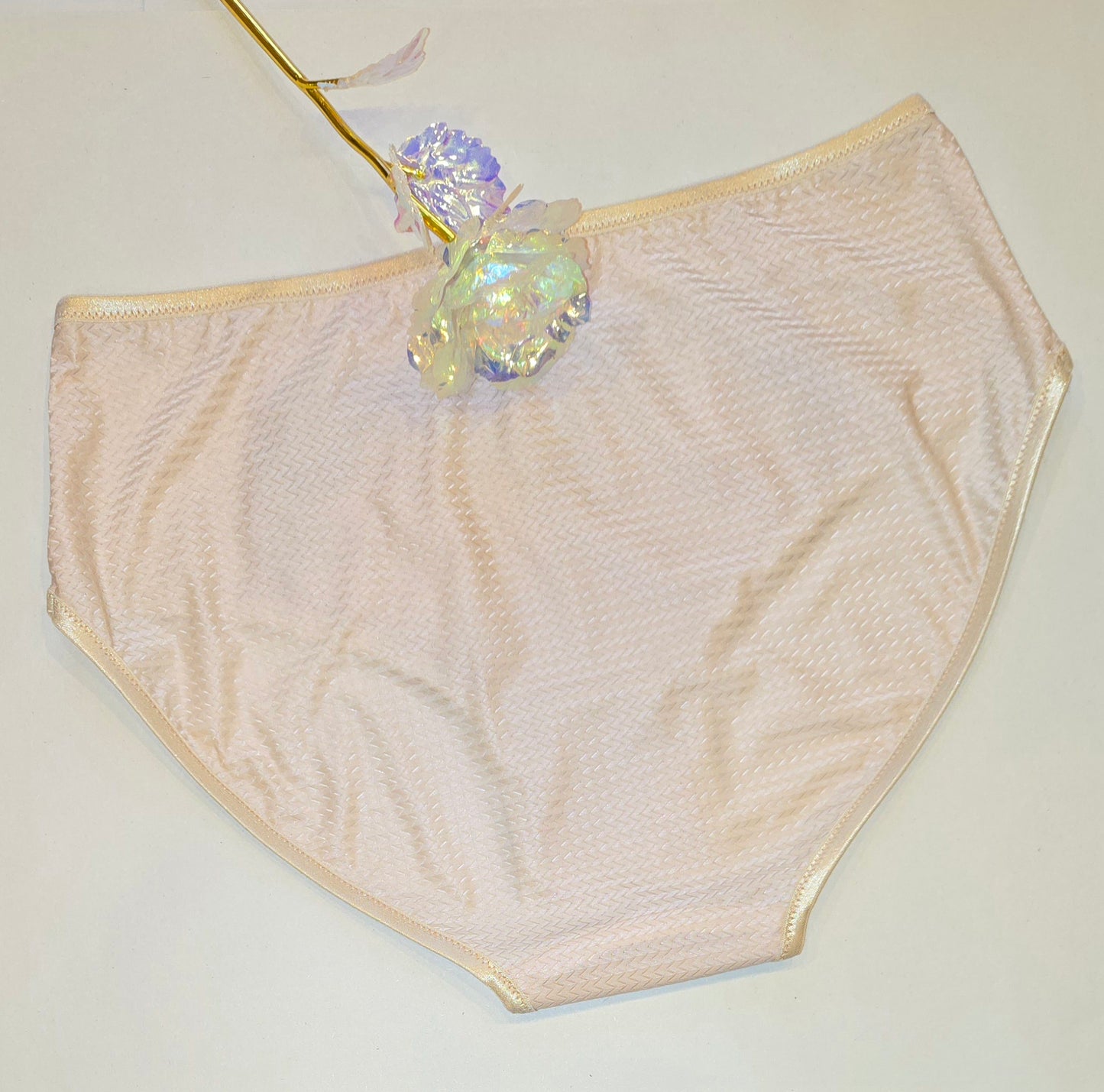 Speciale San Valentino. Set da cucito grande per 2 reggiseni e mutandine o pacchetto cucito con <tc>Pizzo</tc>, microfibra, tulle e Powernet beige. IDnsx1