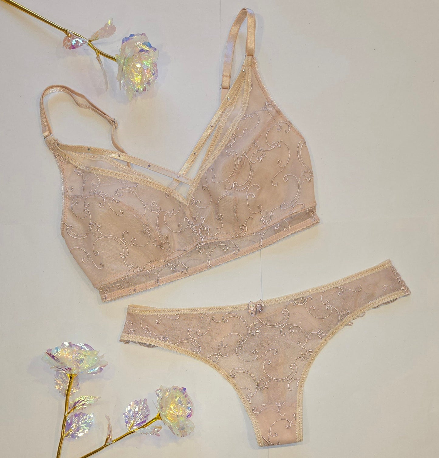 Speciale San Valentino. Set da cucito grande per 2 reggiseni e mutandine o pacchetto cucito con <tc>Pizzo</tc>, microfibra, tulle e Powernet beige. IDnsx1