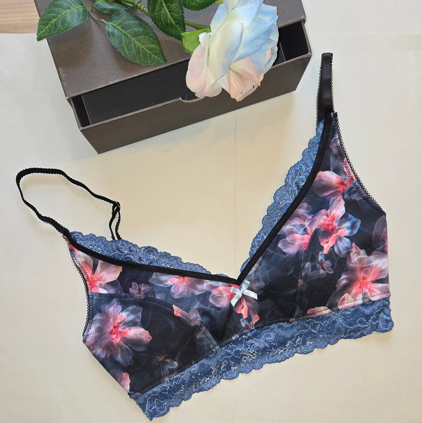 elastic <tc>lace</tc> French blue, price per 1/2 meter. November. IDsx4