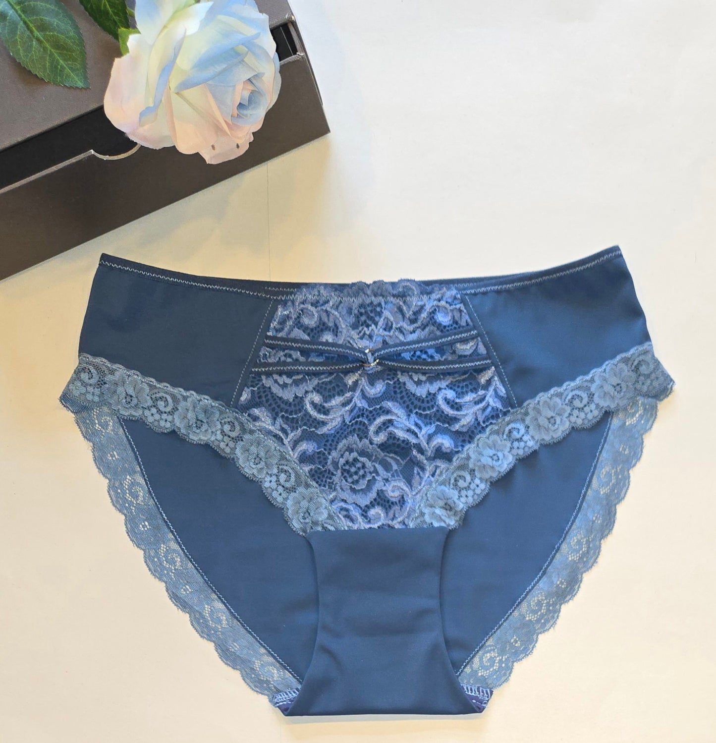 elastic <tc>lace</tc> French blue, price per 1/2 meter. November. IDsx4