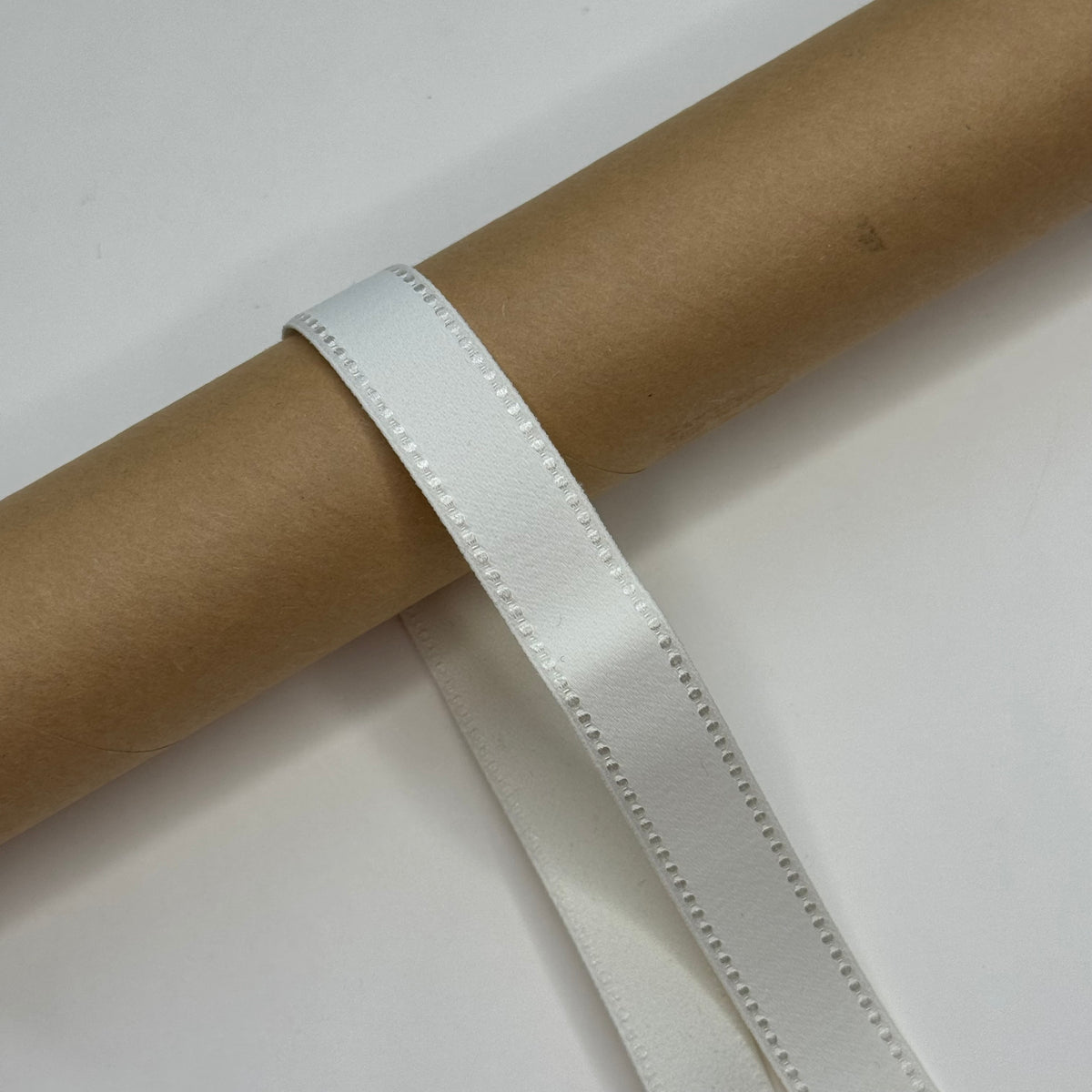 BH-Trägergummi, 18 mm breit – Meterware. Verschiedene Farben