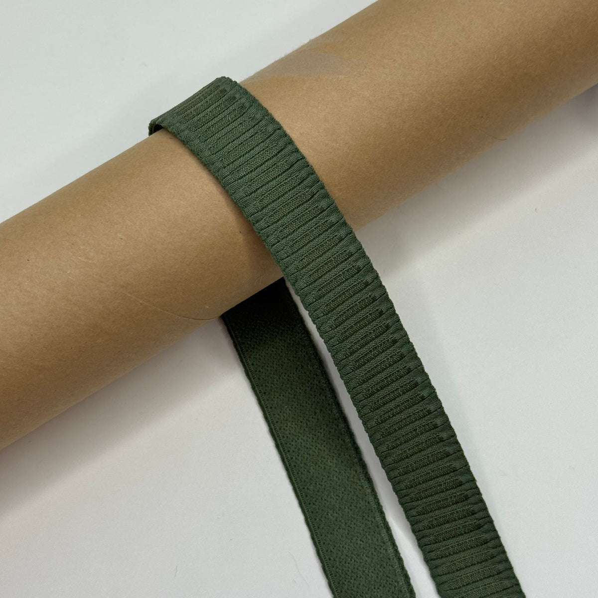 BH-Trägergummi, 18 mm breit – Meterware. Verschiedene Farben