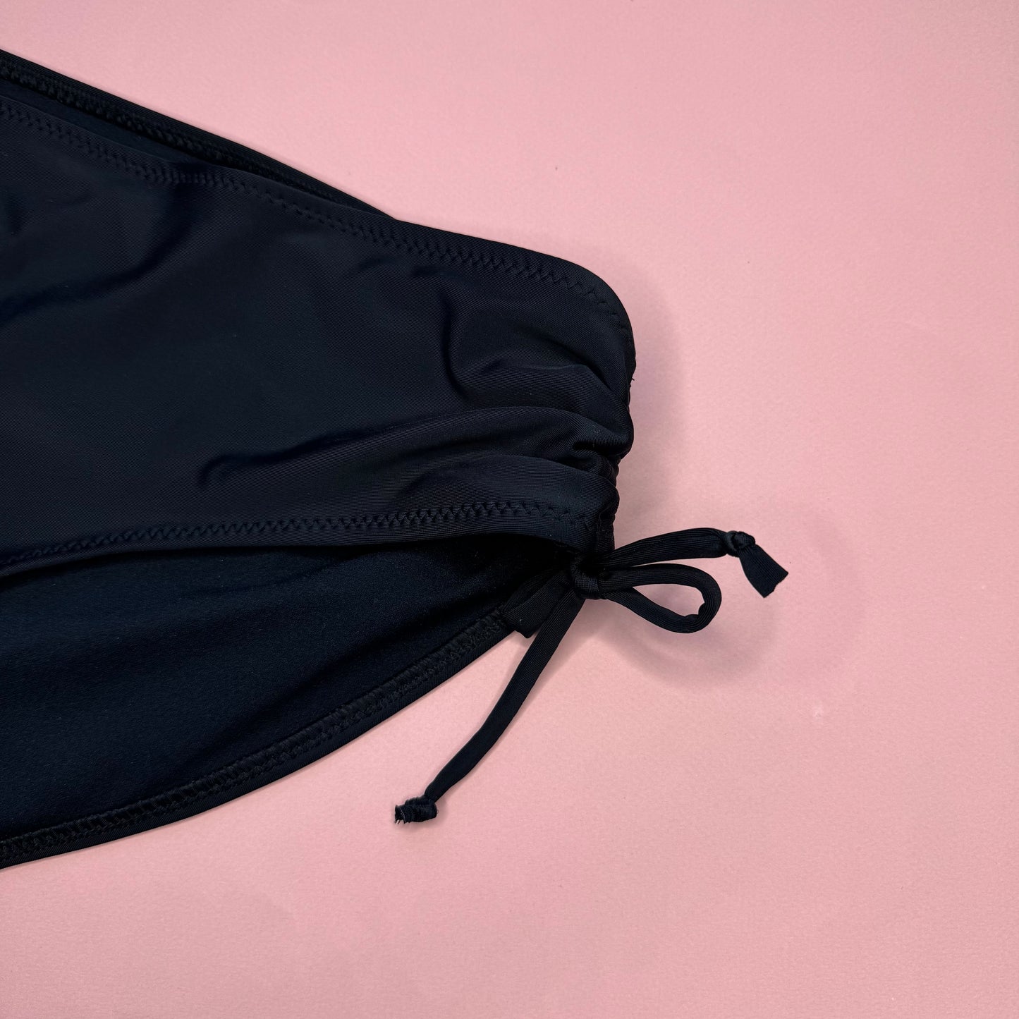 Tissu de bain, lycra de bain, tissu pour maillots de bain. Uni, noir. Lycra maillot de bain extensible 4 directions. Uni, noir. IDelx19