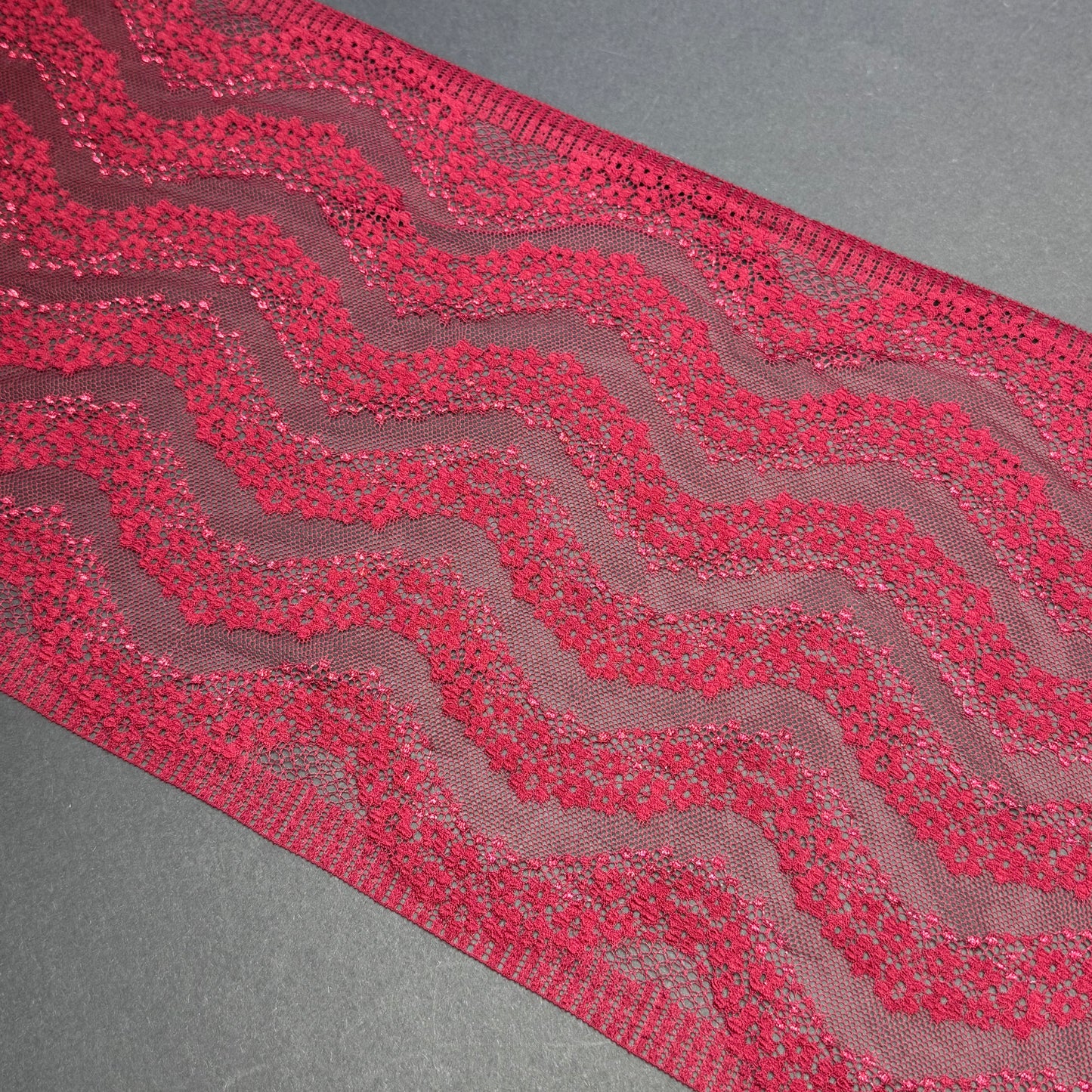 Pizzo elastico largo rosso scuro con glitter, largo 24 cm