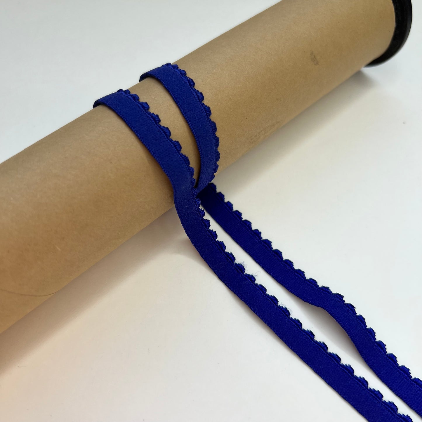 MIX & MATCH, Gummis. 15 mm BH-Trägerband, Unterbrustgummi, Zierlitze in königsblau. Meterware