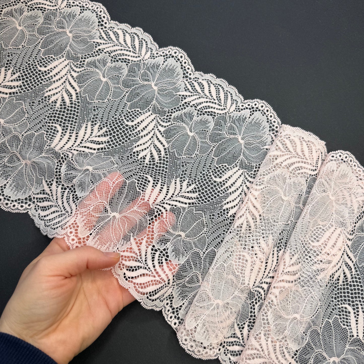 Encaje elástico ancho Petal Pink – 22 cm de ancho, precio por ½ metro