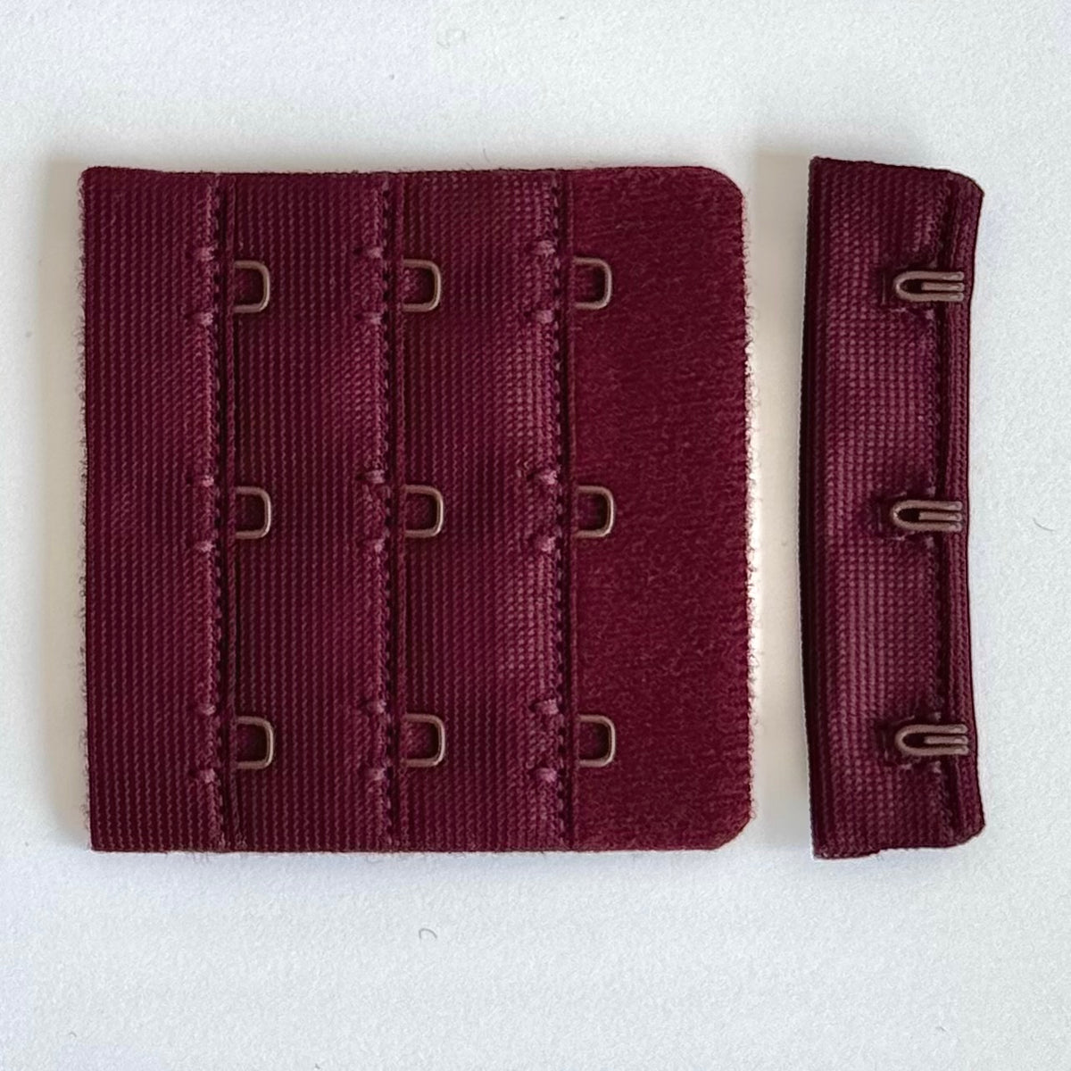 Chiusura per reggiseno 3×3 e 3×2 ganci e occhielli – Burgundy, prugna, lilla | Accessori per lingerie