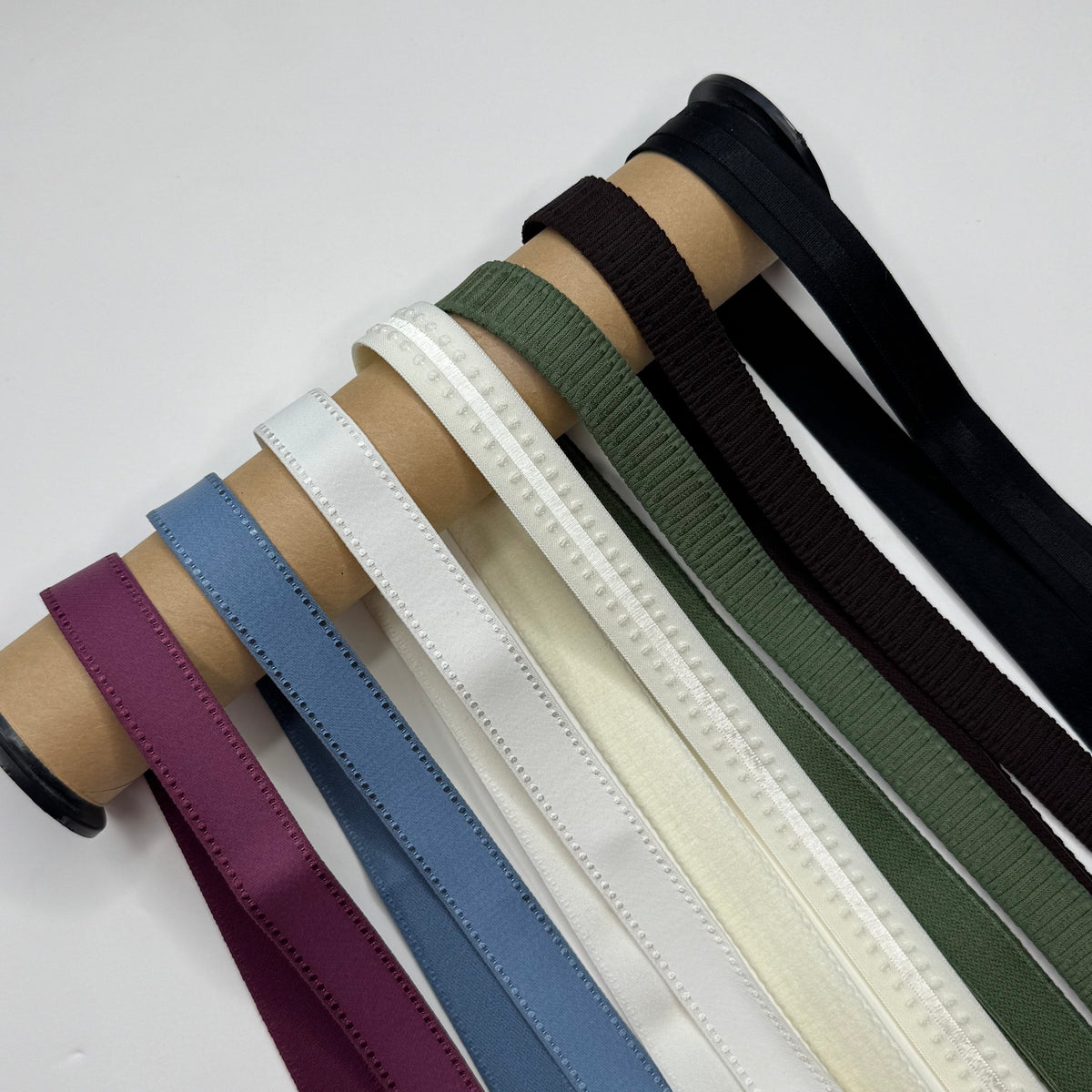 BH-Trägergummi, 18 mm breit – Meterware. Verschiedene Farben