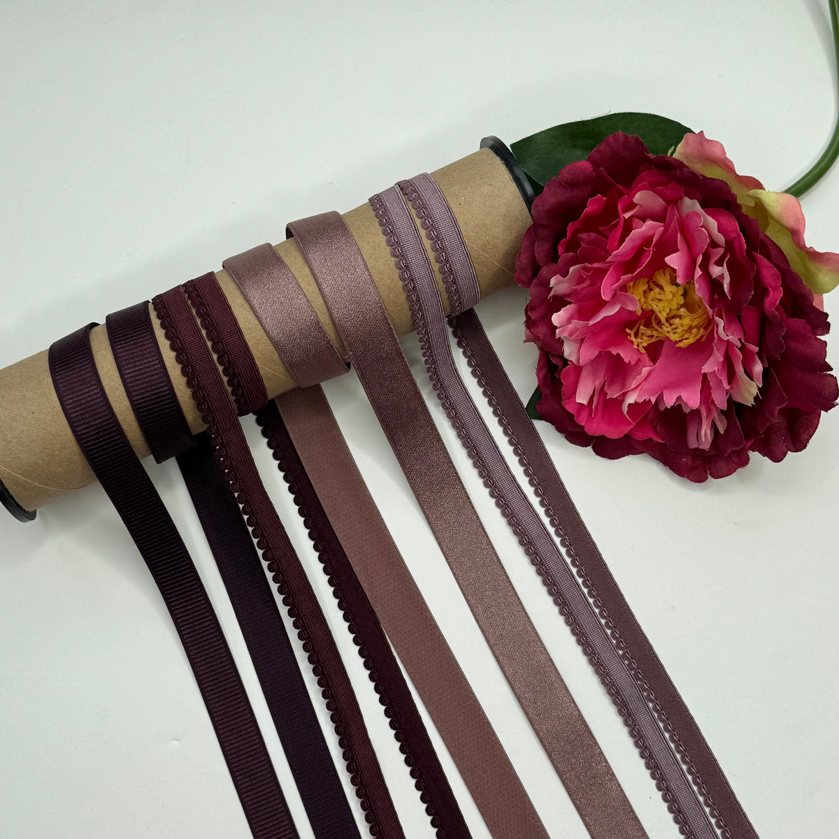 BH-Trägergummi & Zierlitze in Burgundy und Coffee Rose – Meterware