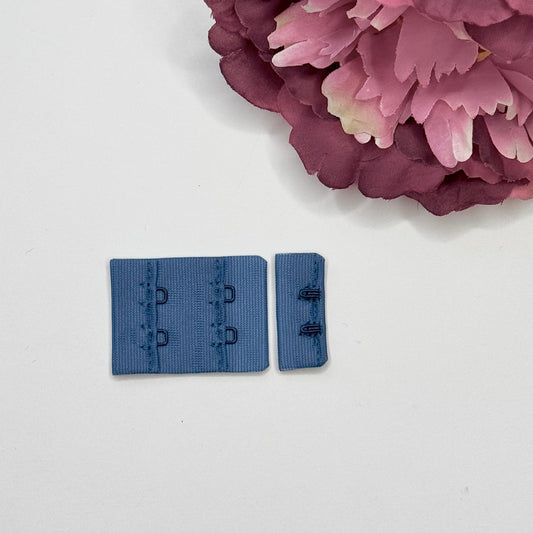 BH-Verschluss 2×2 – French Blau | Hook & Eye Closure 44×32 mm