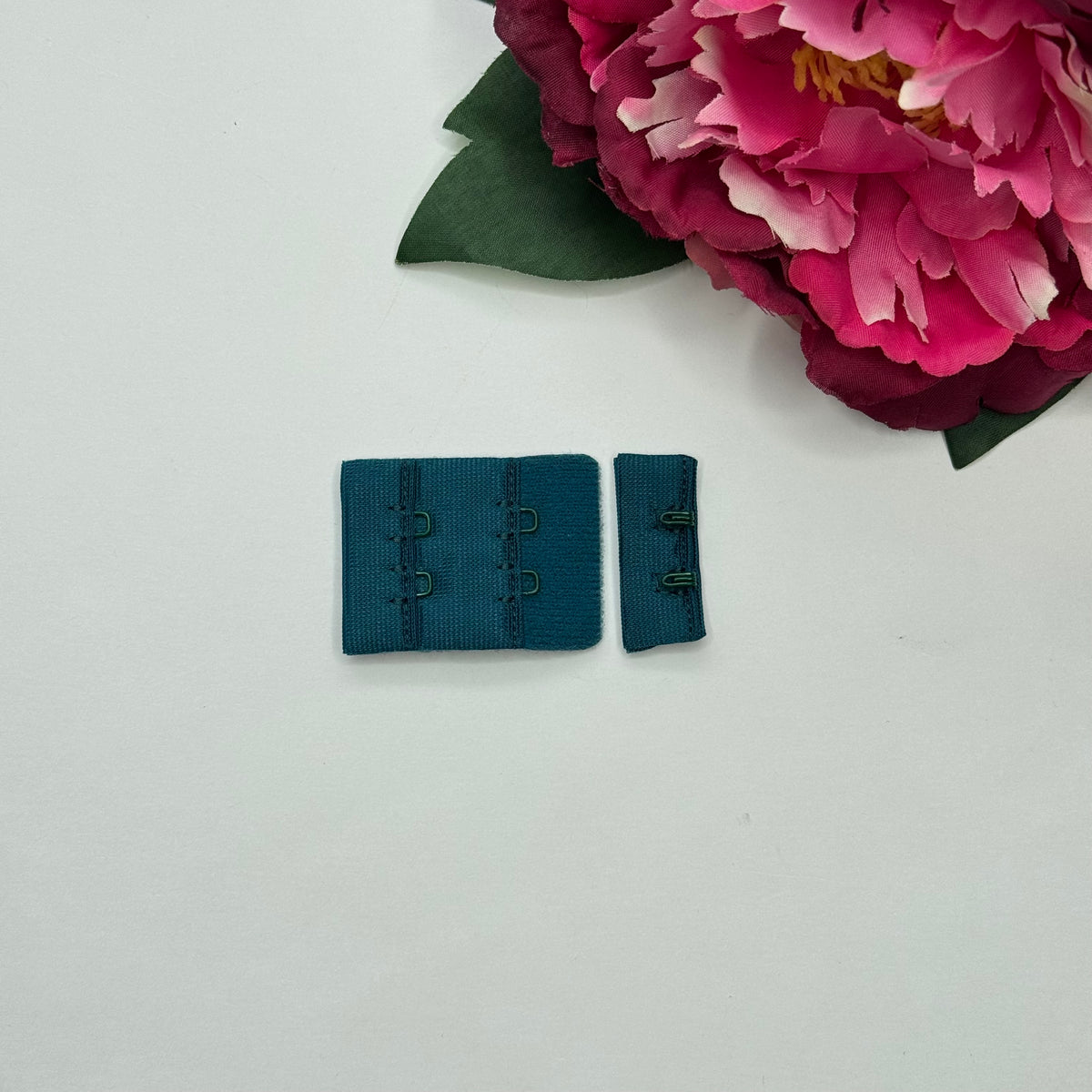 BH-Verschluss 2×2 petrol, Peacock Blue | Hook & Eye Closure ocean