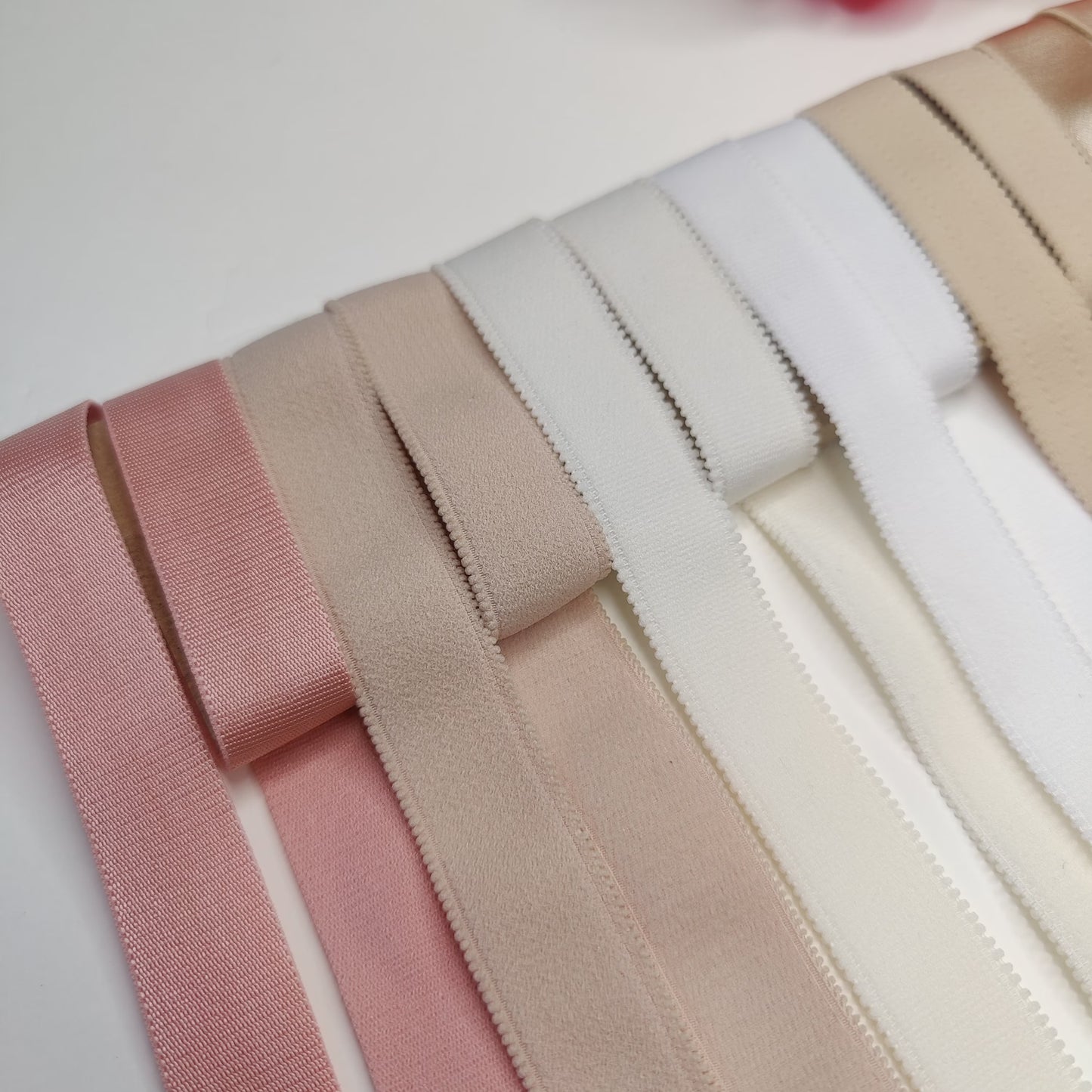 20 mm BH-Trägerband. salmon pink, peach blush, off-white, weiß, beige matt und glänzend, frappe, peppercorn. 13/16 bra strap elastic.IDtrx20