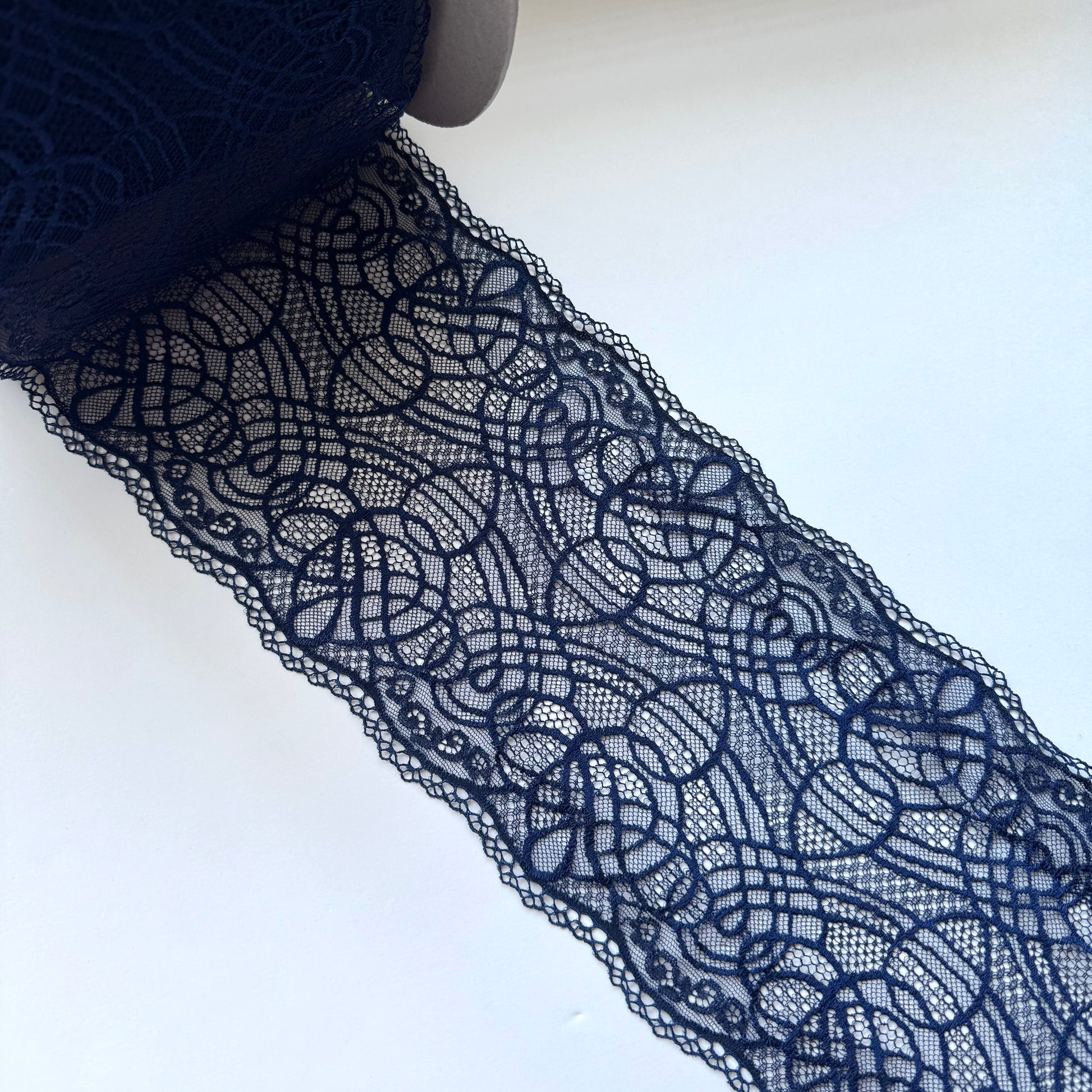 Elastische Spitze dunkelblau / dark blue – 16 cm breit
