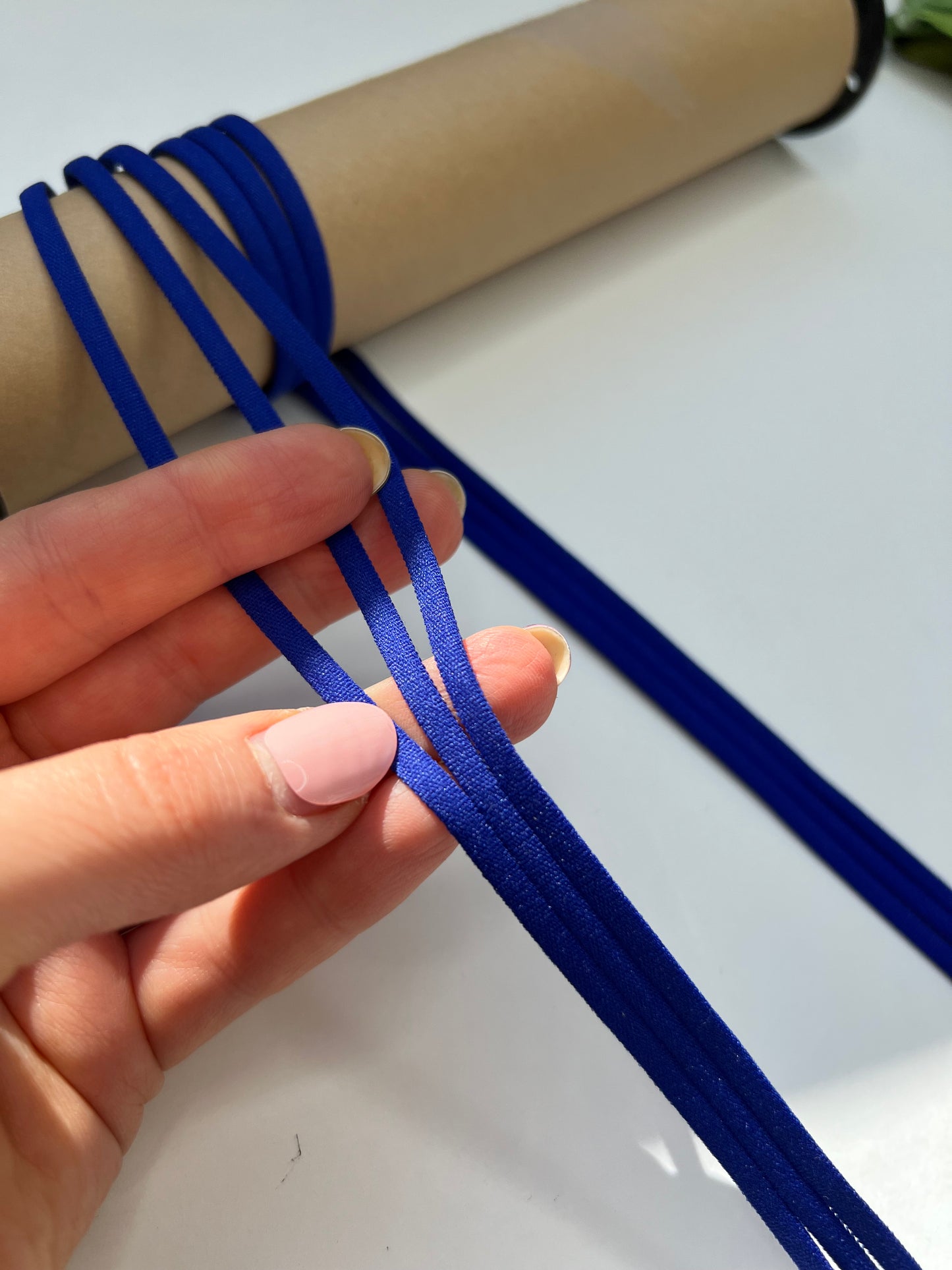 MIX & MATCH, Gummis. 15 mm BH-Trägerband, Unterbrustgummi, Zierlitze in königsblau. Meterware