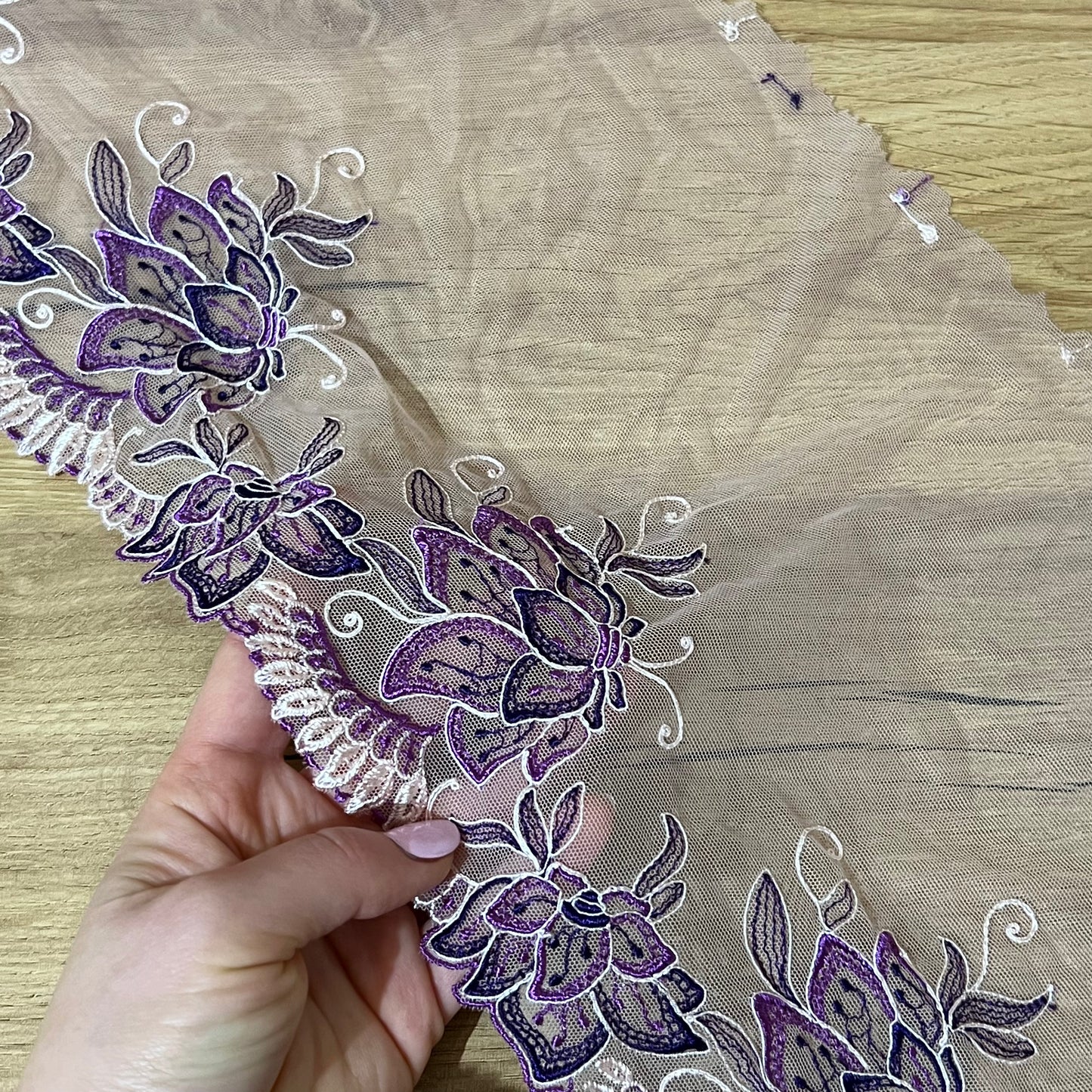 elastische Stickereispitze in Pfirsichrosa