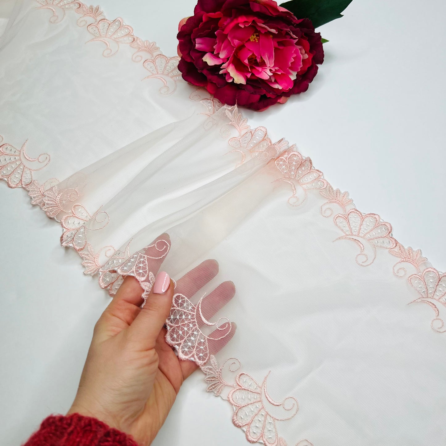 1 m de encaje bordado elástico fino en rosa melocotón. Encaje por metro.