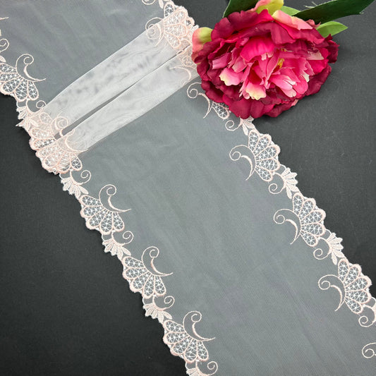 1 m elastische feine Stickereispitzenborte in Pfirsichrosa. Spitze Meterware.