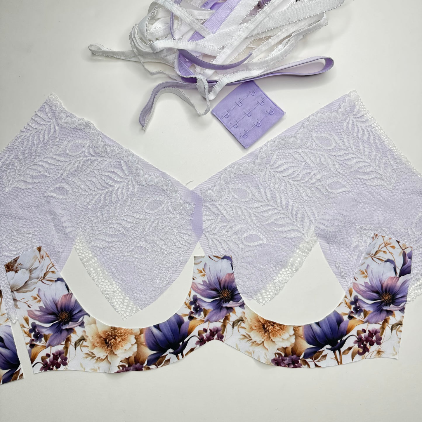 Großes Nähset für 2 BHs & Höschen mit Spitze, Mikrofaser & Powernet | lavender white