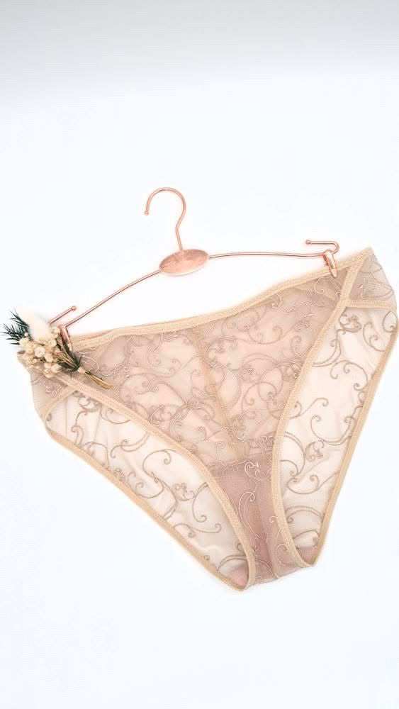Sewing kit for LacyLover panties in beige with elastic tulle