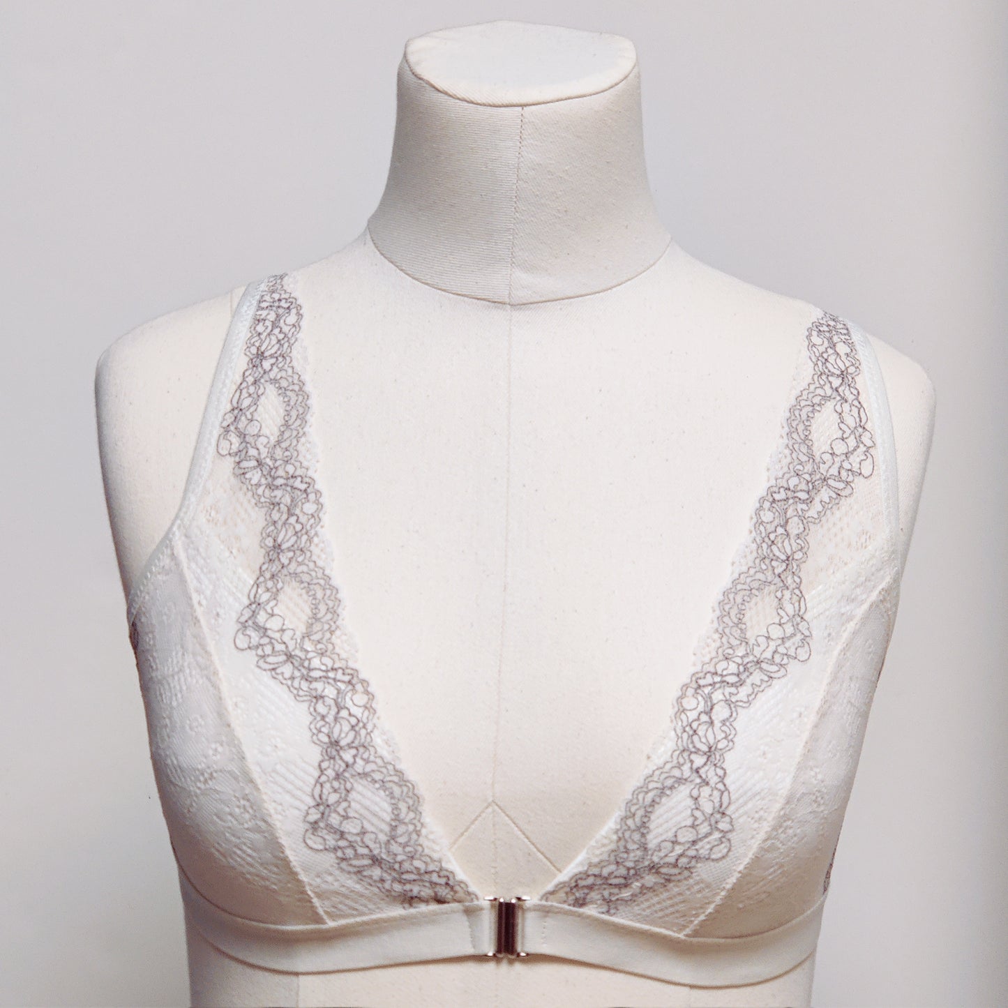 Sewing set for bralette Vanessa / sewing package with <tc>lace</tc> duo/off-white with closure IDvx21