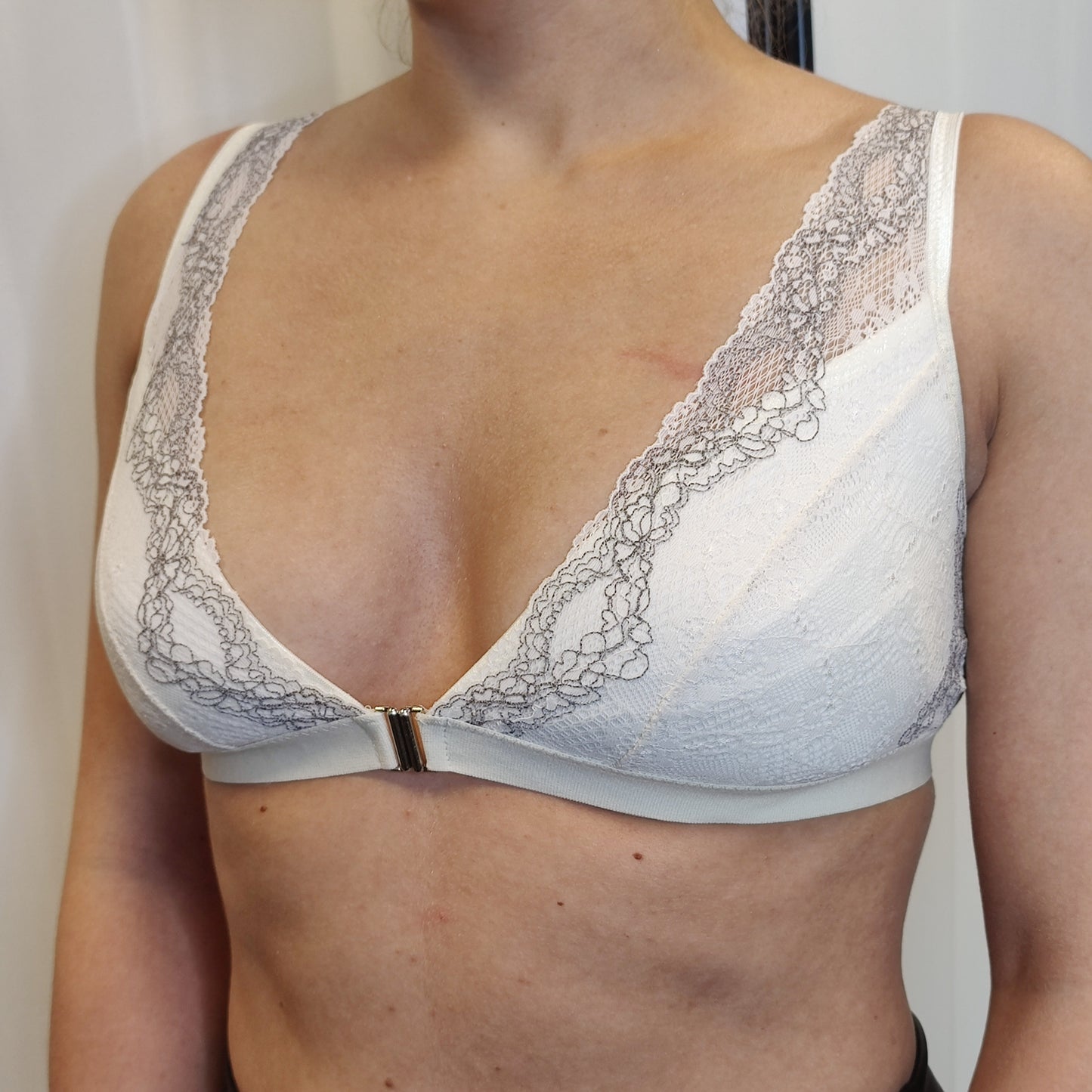 Naaiset voor bralette Vanessa / naaipakket met <tc>Kant</tc> duo/off-white met sluiting IDvx21