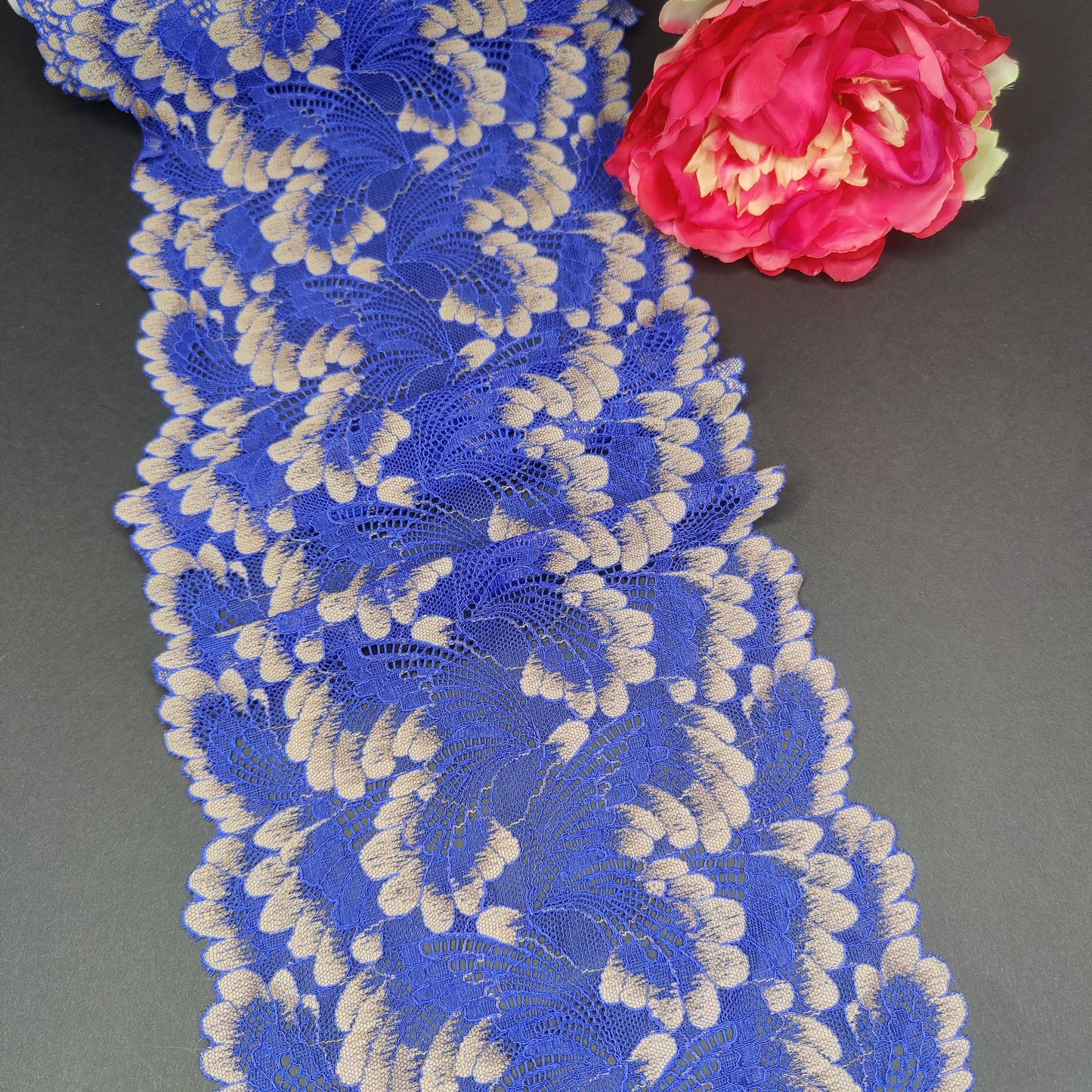 Fine elastic <tc>lace</tc>, <tc>lace</tc>nborder royal blue/beige, price per 1/2 meter IDsx4