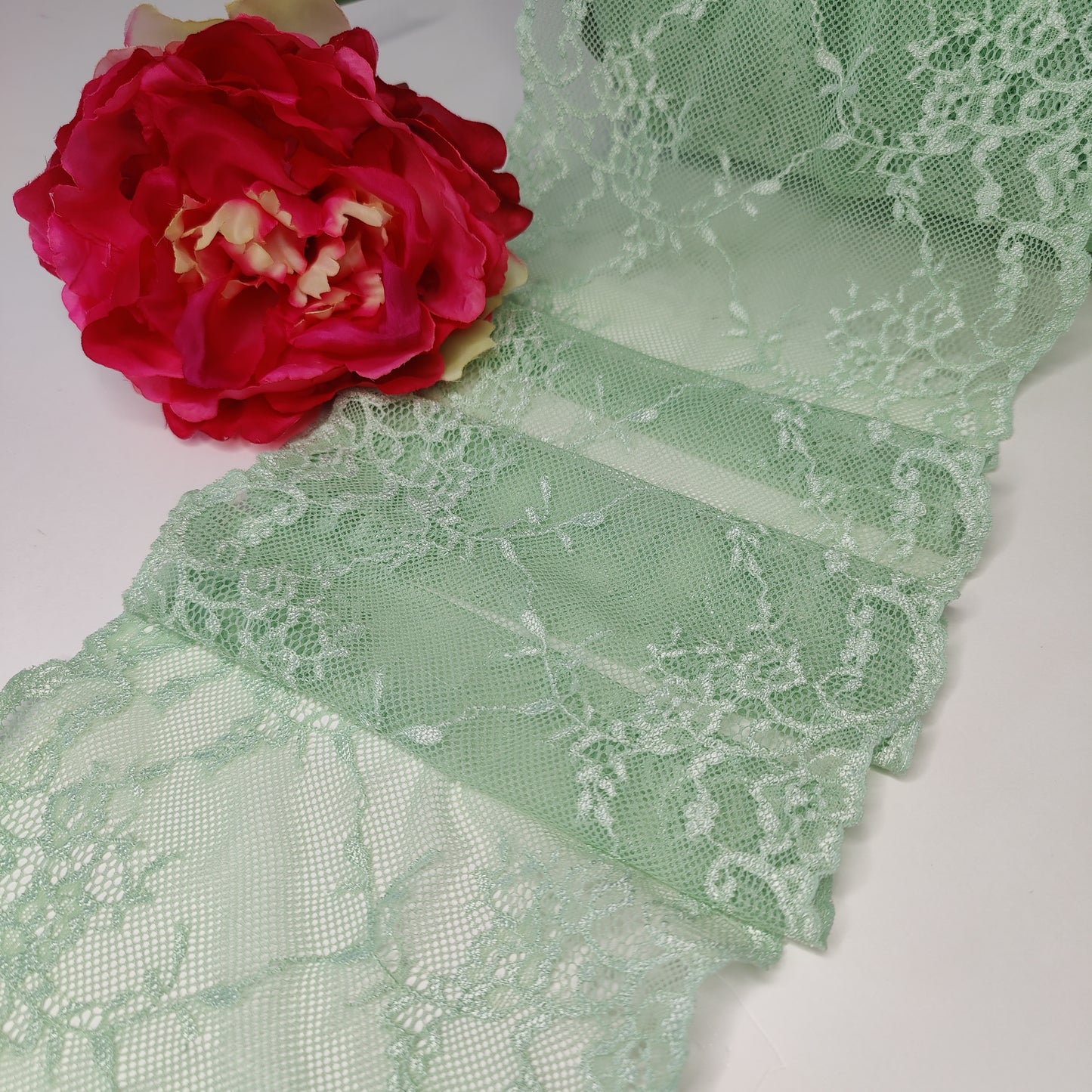 elastic <tc>lace</tc>, <tc>lace</tc>nborder, <tc>lace</tc>nribbon light green/light green, price per 1/2 meter IDsx4