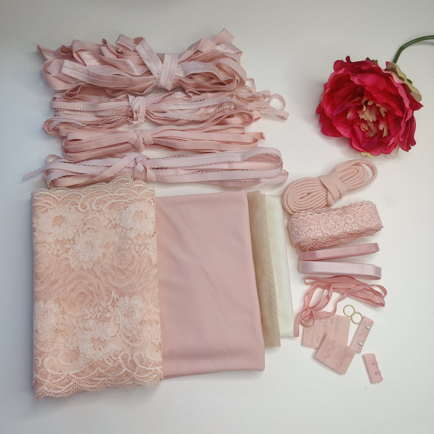 Last one: Large sewing set for 2x bras and panties or sewing package with <tc>lace</tc>, microfiber and Powernet in peach. IDnsx1