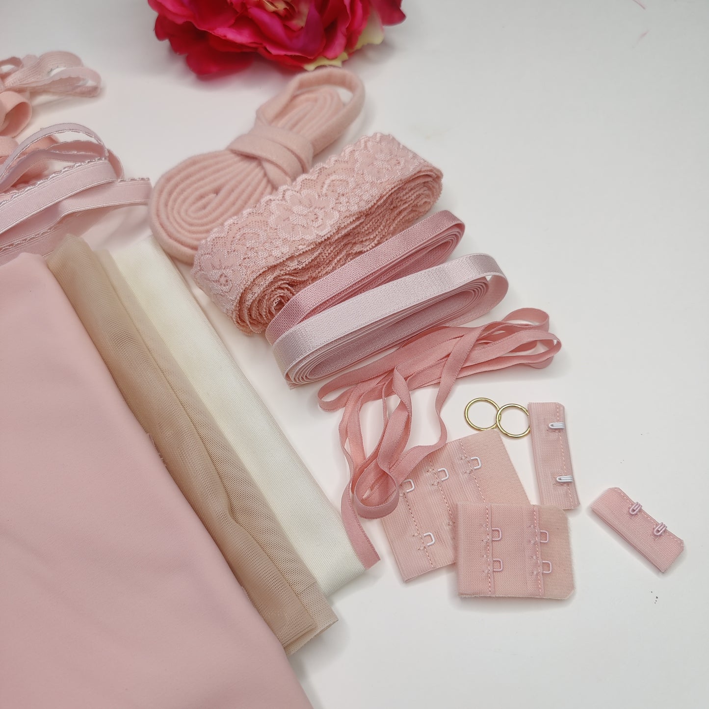 Last one: Large sewing set for 2x bras and panties or sewing package with <tc>lace</tc>, microfiber and Powernet in peach. IDnsx1