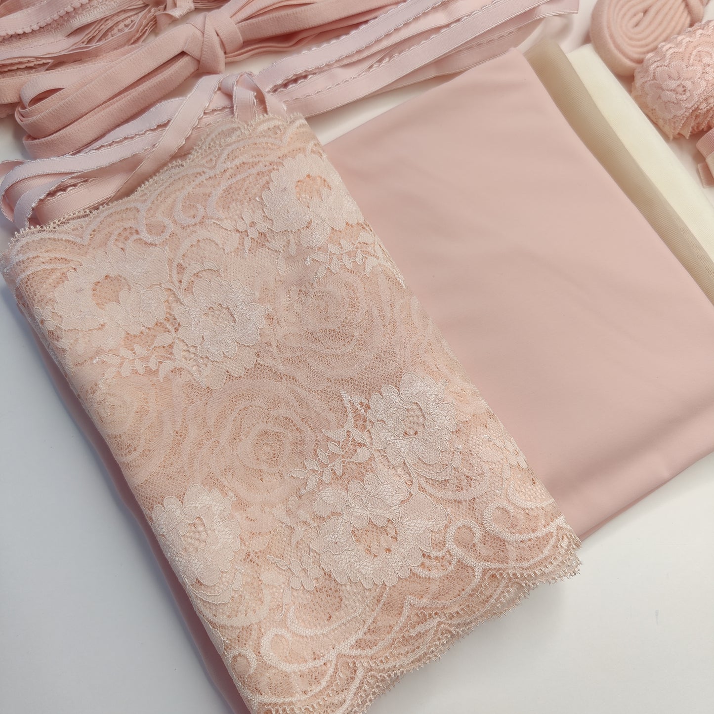 Last one: Large sewing set for 2x bras and panties or sewing package with <tc>lace</tc>, microfiber and Powernet in peach. IDnsx1