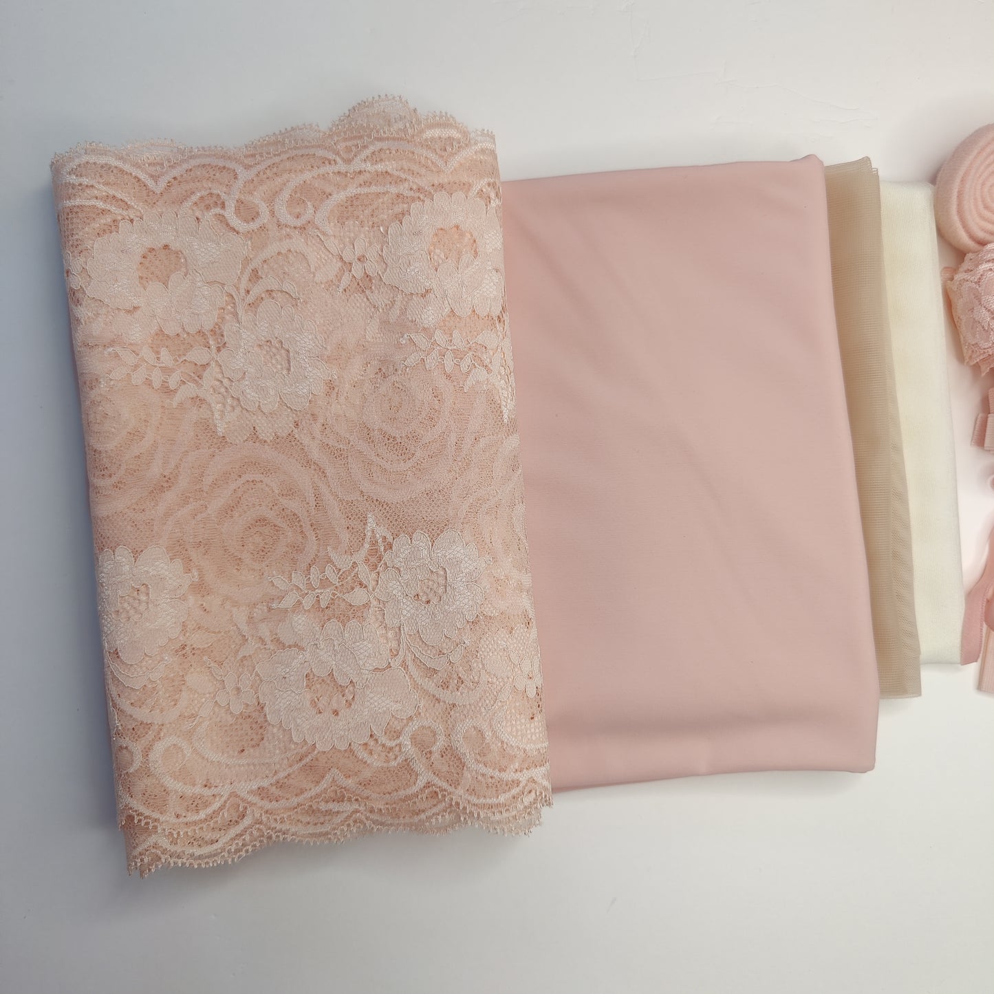 Last one: Large sewing set for 2x bras and panties or sewing package with <tc>lace</tc>, microfiber and Powernet in peach. IDnsx1