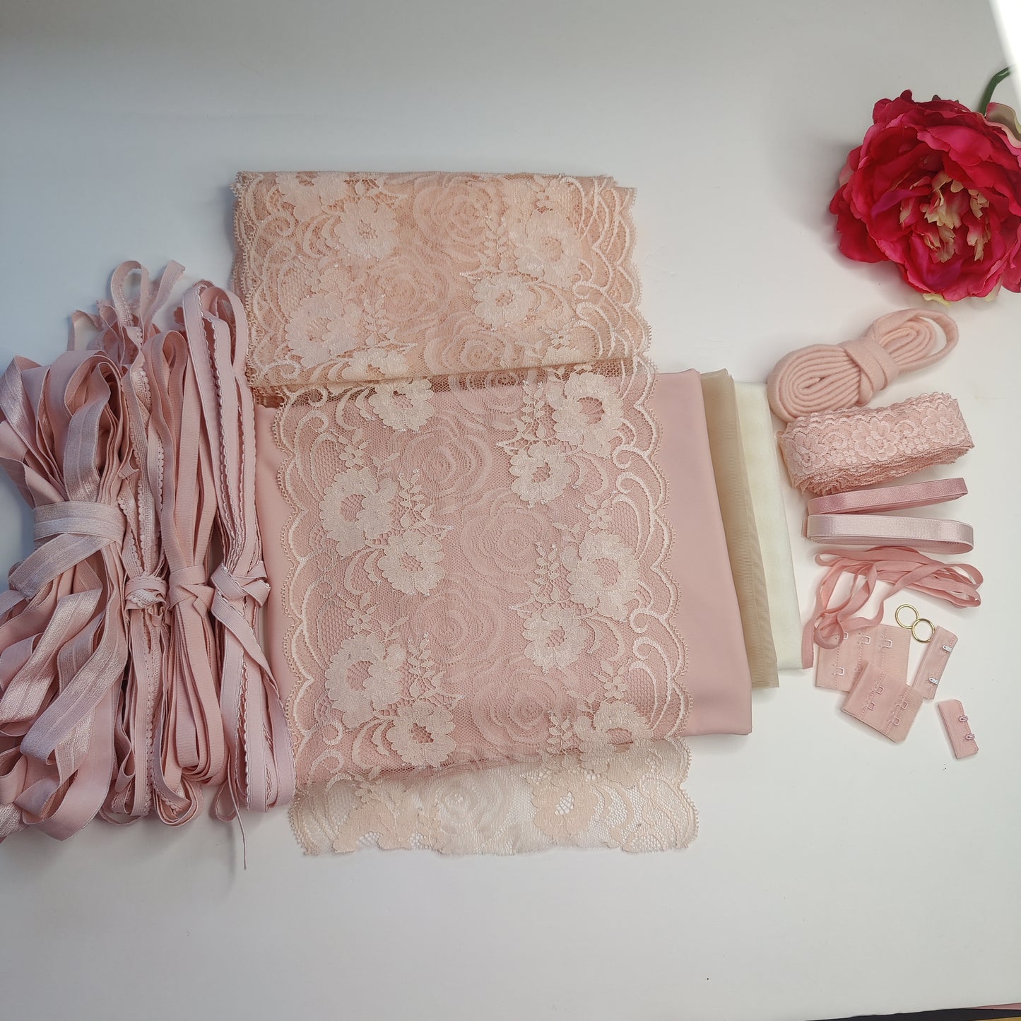 Last one: Large sewing set for 2x bras and panties or sewing package with <tc>lace</tc>, microfiber and Powernet in peach. IDnsx1