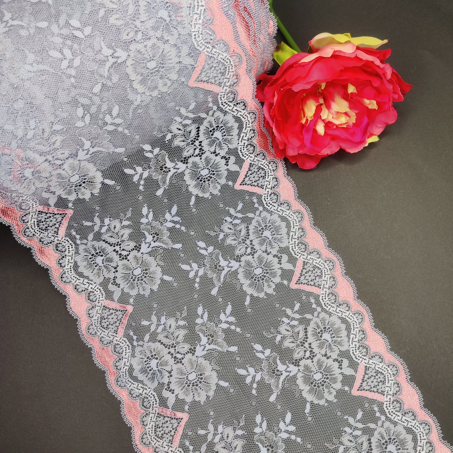 Large élastique <tc>Dentelle</tc> mauve et flamant rose. Prix ​​au 1/2 mètre IDsx4