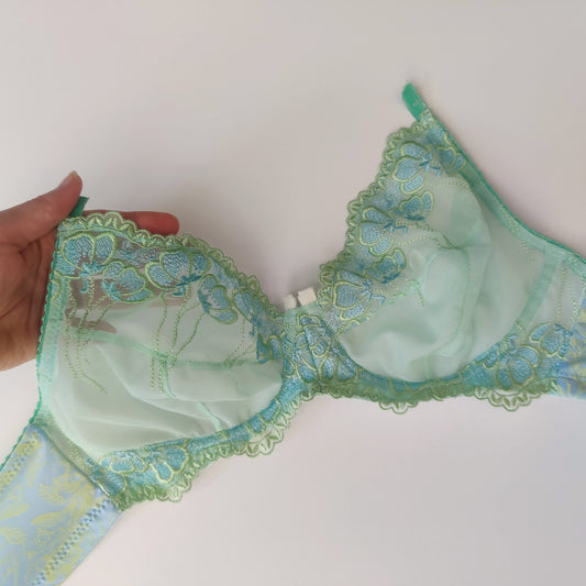 Embroidery on tulle in light green and light blue, with vertical floral pattern, multicolored. Embroidery lace. IDstx9